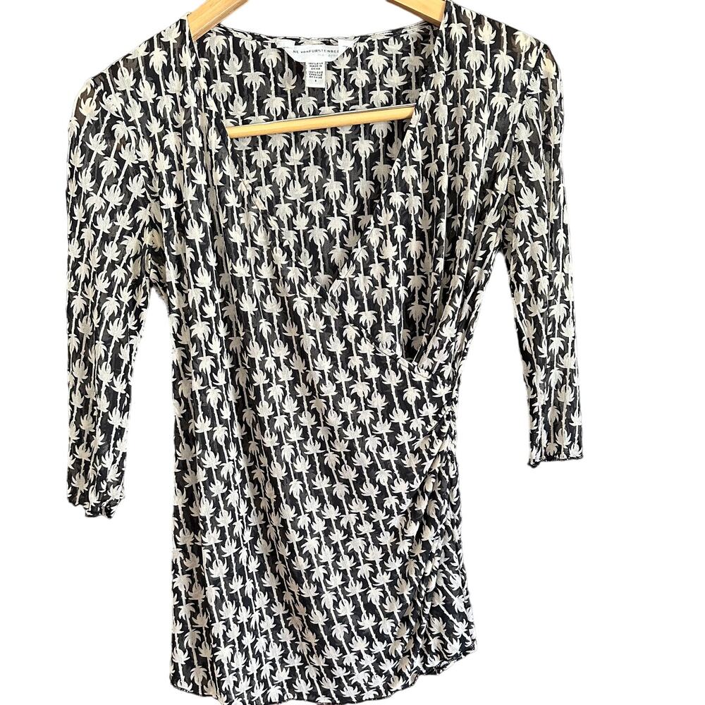 DIANE von FURSTENBERG | Maternity Stretch Silk Wrap Front Top | Size Small